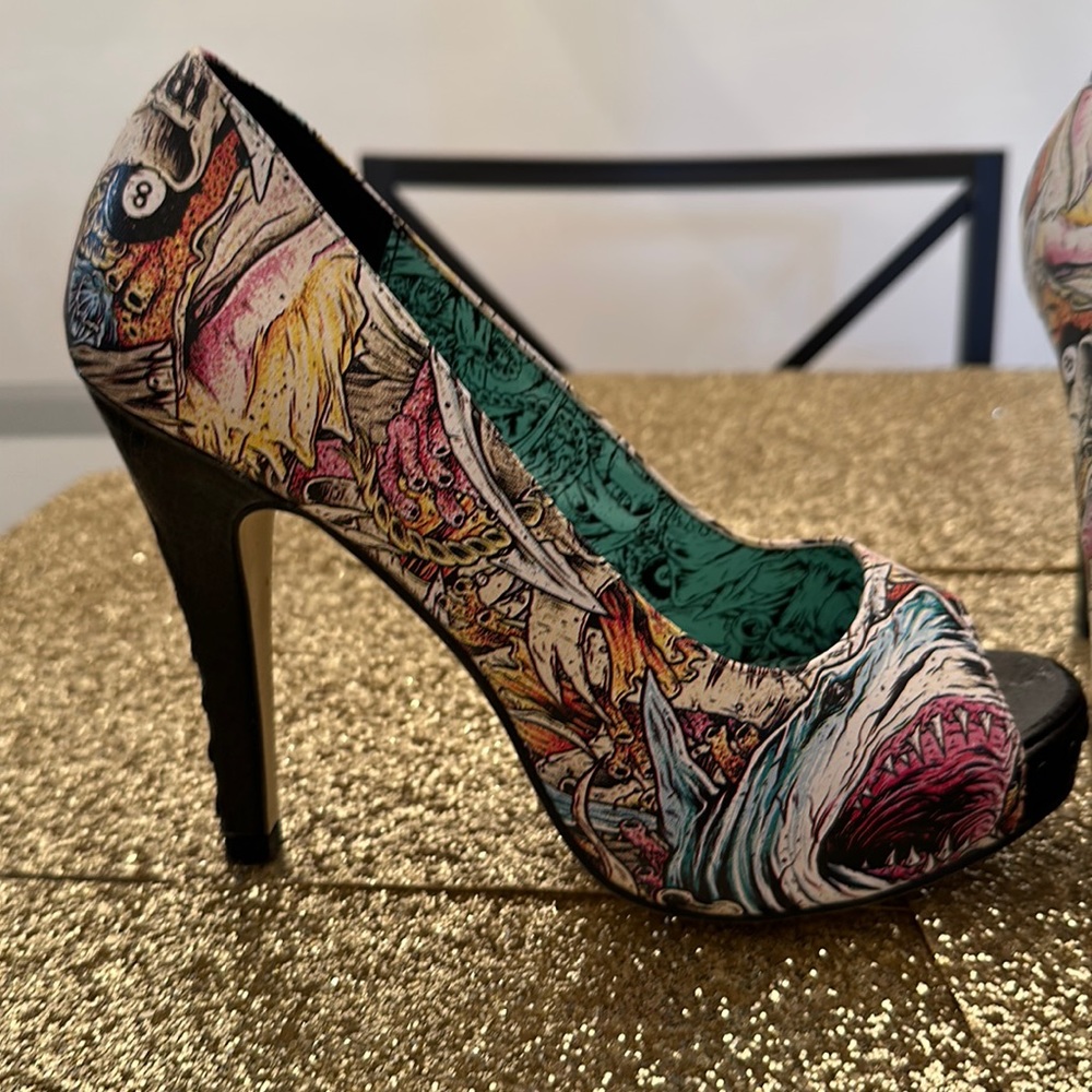 Iron Fist Shark Attack heels size 7